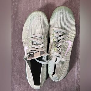 Nike VaporMax  Flyknit Women's Running Shoes sizs 10  used, no box.